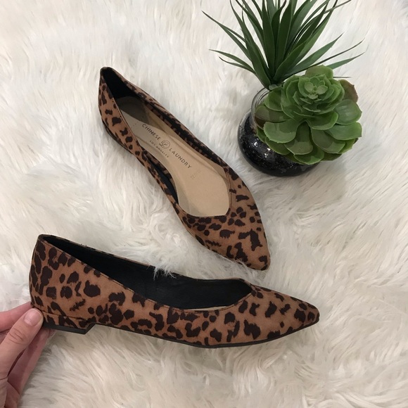 Chinese Laundry Leopard Print Pointed Toe Flats - Picture 2 of 5